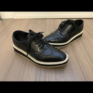 Black Oxford platform shoes